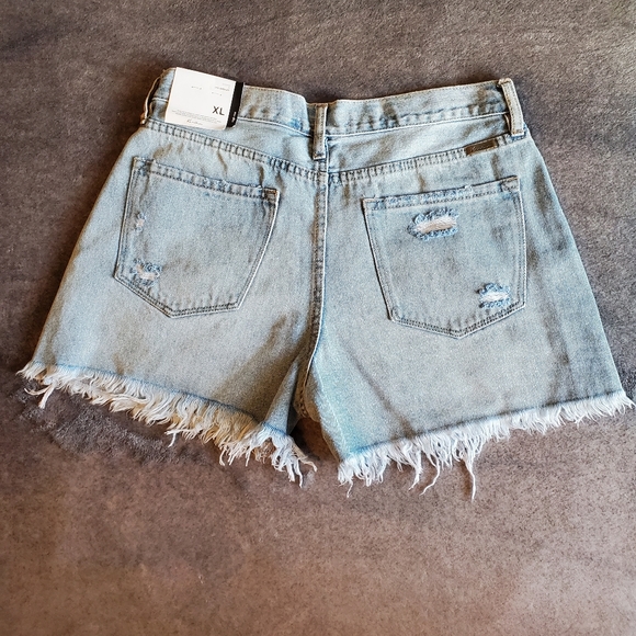 KanCan Cross Over High Rise Shorts Size XL - Picture 7 of 12